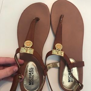 Brown thong MK Sandals, perfect for summer outfits